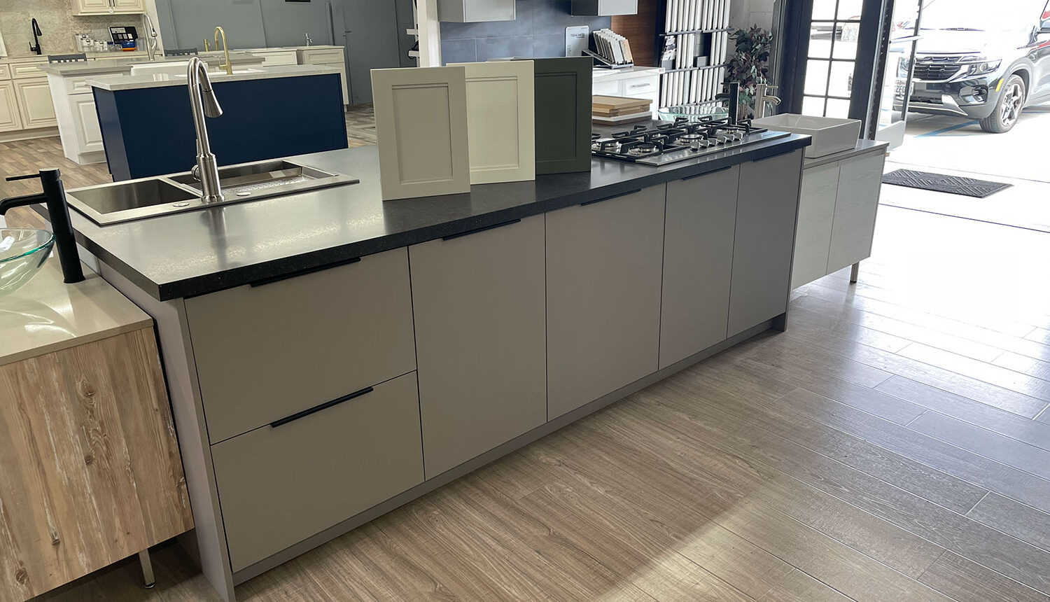 Two-Tone Kitchen Cabinet Trend